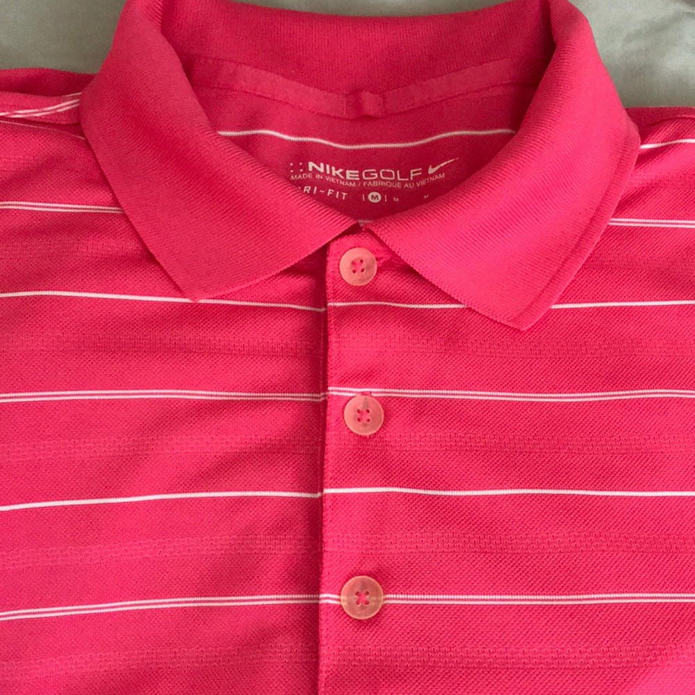 Men’s Nike shirt sleeves golf shirt